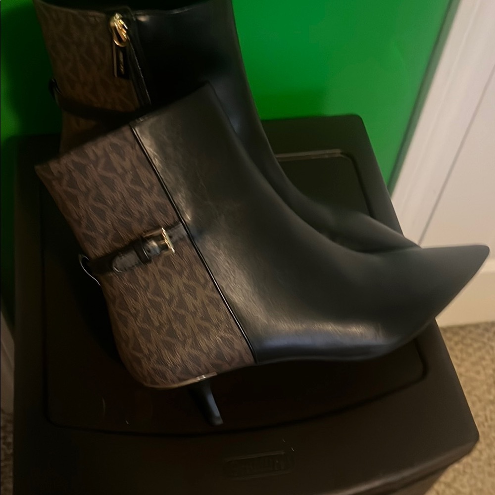 Black Heeled Ankle Boots with Chunky Heel